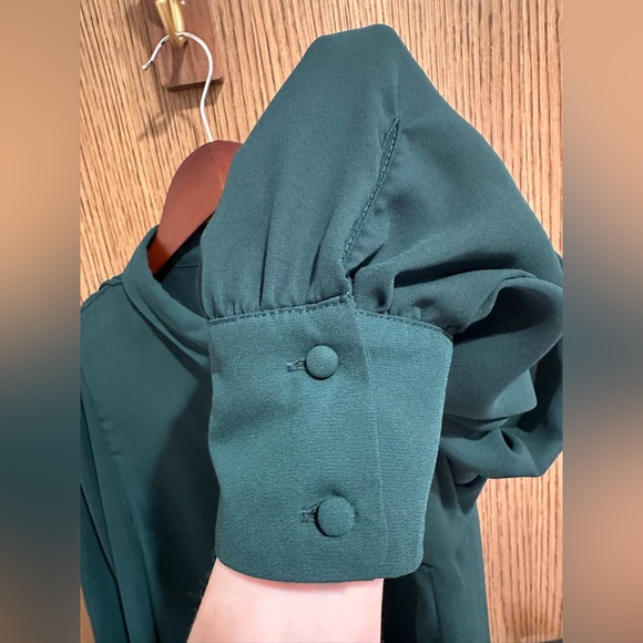 Vince Camuto Green Button-Up Blouse Large - Picture 4 of 5